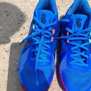 Nike Kyries blue 11/23 worn just a few times indoor size 7